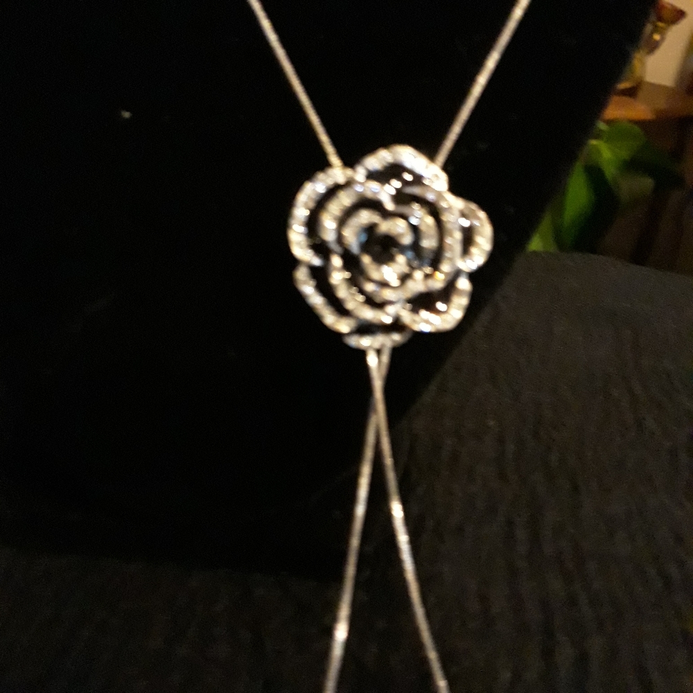 Necklace - Picture 2 of 8